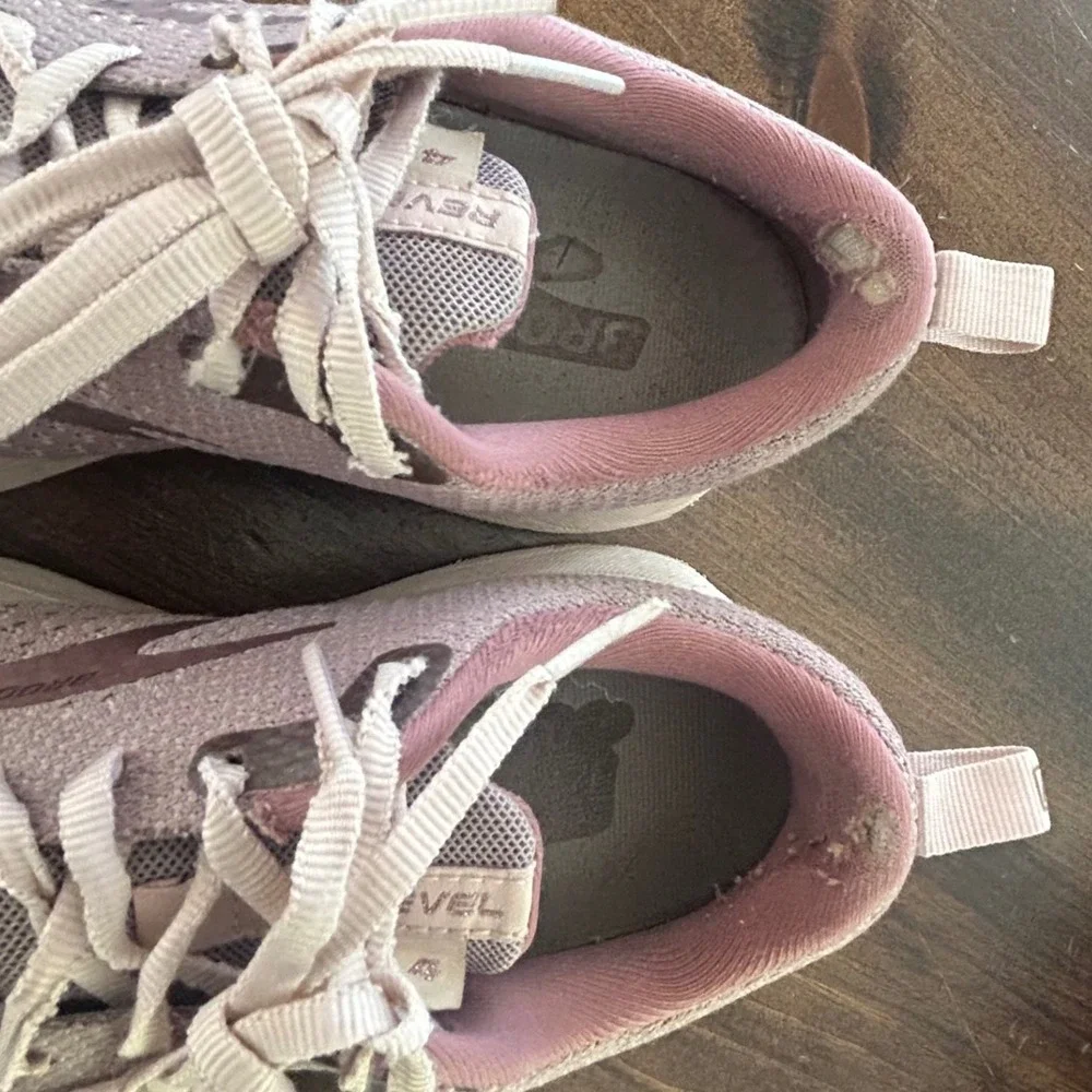 Brooks Revel 4 Women's Running Shoes‎ Knit Sneakers Size 8 Pink Purple Casual